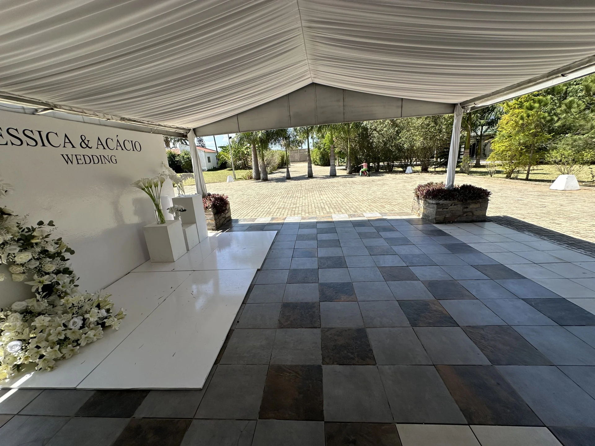 Um olhar sobre <em>Chateau.</em> · 4