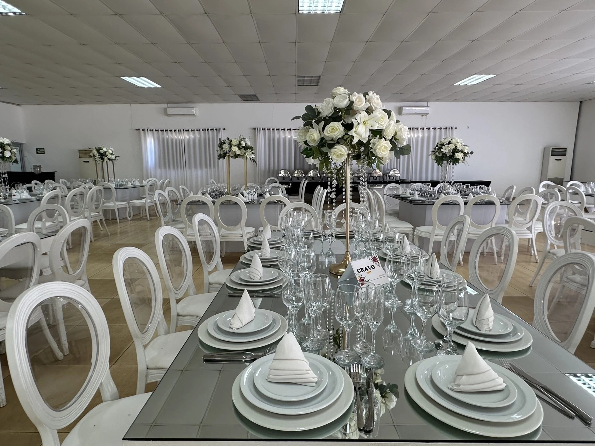 Le Maison — Edifício branco