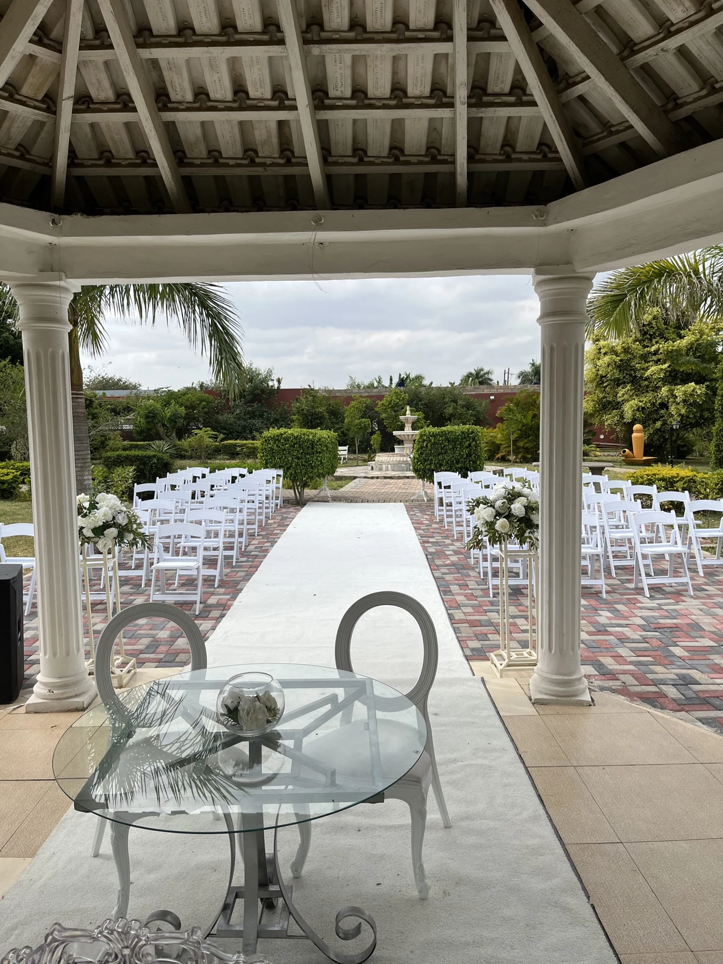 The Garden — Cobertura de colmo